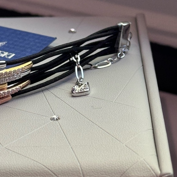 ✨ Edgy Swarovski Black Leather, Crystal Bracelet with Rose Gold Plated Settings - Picture 16 of 16